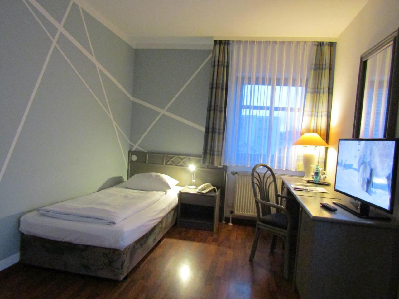 Art-Hotel Erlangen Bagian luar foto